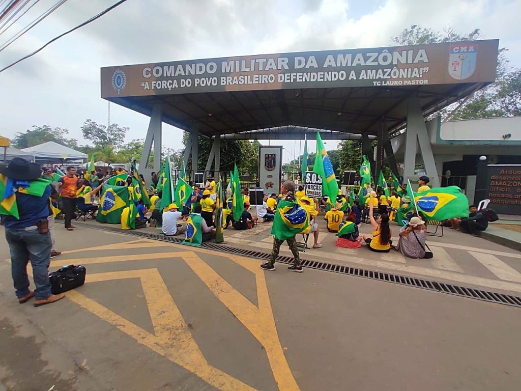 Órgãos de segurança dispersam manifestantes bolsonaristas em frente ao CMA- Exército - Foto: Daniel Melo/TV Norte AM