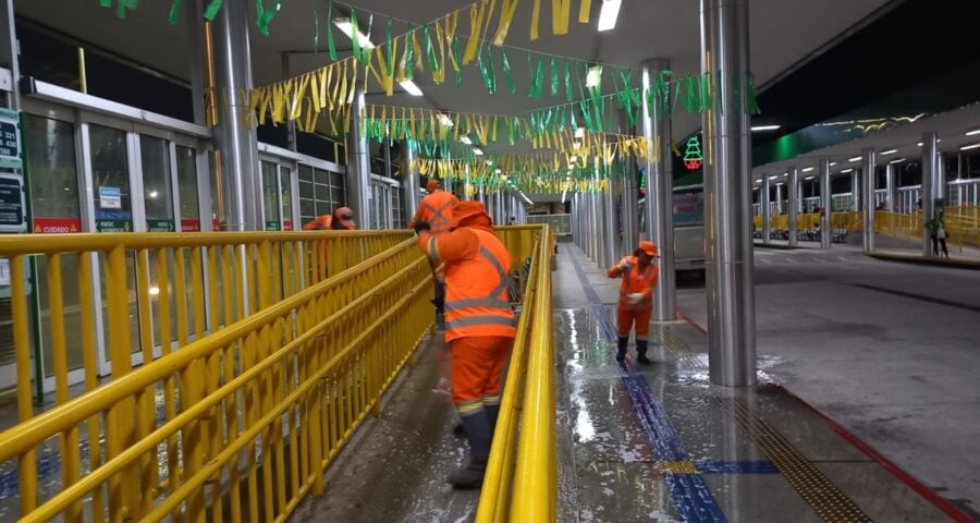 Além dos terminais de ônibus, outras áreas estão sendo atendidas pela Semulsp - Foto: Alex Melo/Semulsp