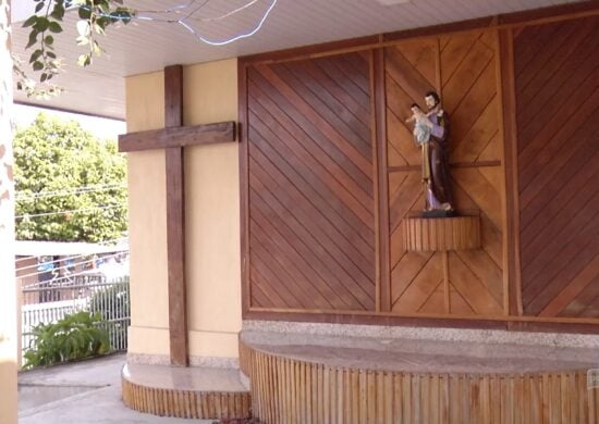 Suspeito furta fiação elétrica de dentro de igreja católica em Manaus