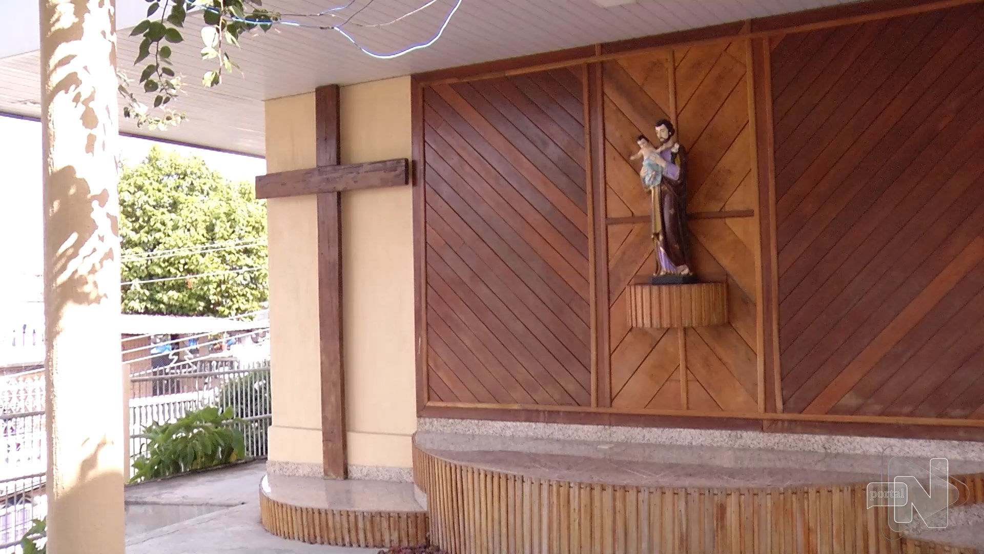 Suspeito furta fiação elétrica de dentro de igreja católica em Manaus