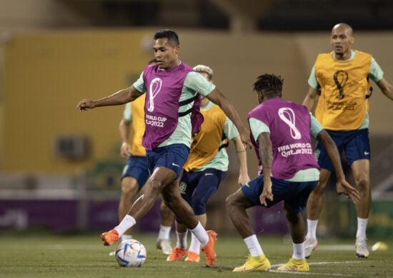 Alex Sandro treinou com o grupo e não aparentou nenhuma restrição de movimentos. - Foto: Lucas Figueiredo/CBF