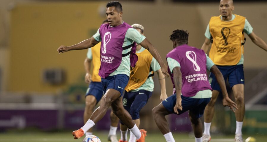 Alex Sandro treinou com o grupo e não aparentou nenhuma restrição de movimentos. - Foto: Lucas Figueiredo/CBF