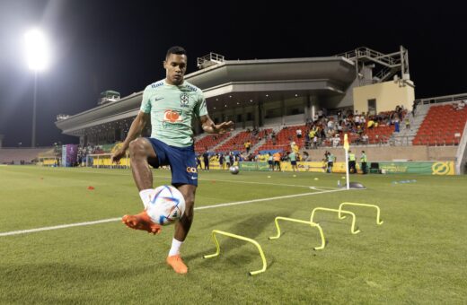 Alex Sandro se recupera de lesão - Foto: Lucas Figueiredo/CBF