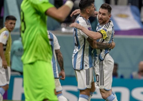 Messi liderou vitória da Argentina e classificação à semifinal da Copa - Foto: Juan Antonio Sánchez/Foto Arena/Estadão Conteúdo.