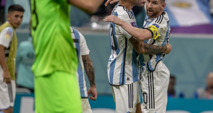 Messi liderou vitória da Argentina e classificação à semifinal da Copa - Foto: Juan Antonio Sánchez/Foto Arena/Estadão Conteúdo.