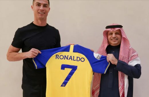 CR7 assinou contrato por duas temporadas - Foto: Reprodução/Twitter @AlNassrFC_EN