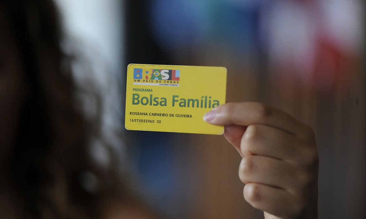 Relator inclui bônus de R$50 para lactantes no Bolsa Família - Foto: Jefferson Rudy/ Agência Brasil
