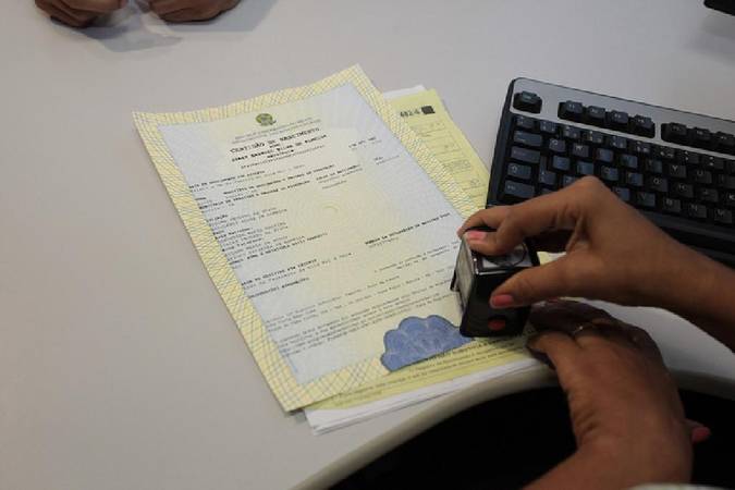 Certidão de Nascimento registrada no cartório com nomes Foto: Reprodução| Senado Federal