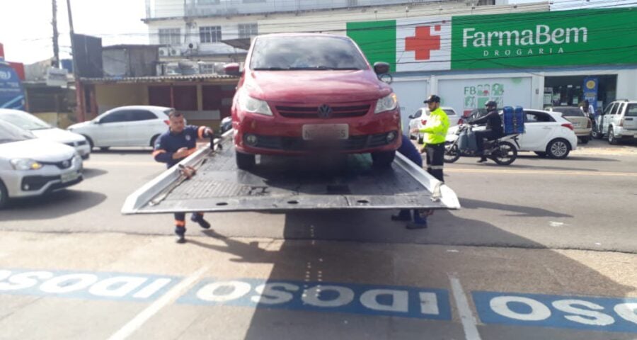 Estacionamento irregular em Manaus