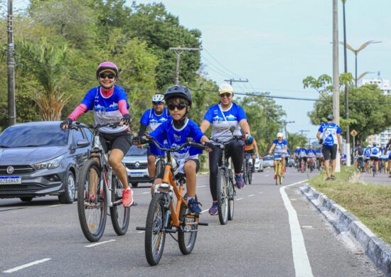 Família durante passeio ciclístico em Manaus - Foto: Antonio Pereira / Semcom