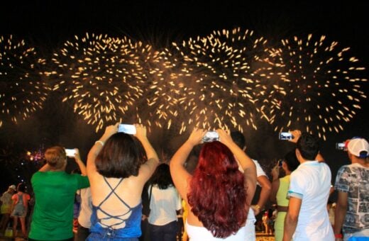 Fogos de artifícios durante o Réveillon em Manaus - Foto: Antonio Pereira / Semcom