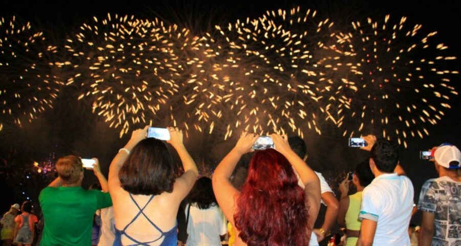 Fogos de artifícios durante o Réveillon em Manaus - Foto: Antonio Pereira / Semcom