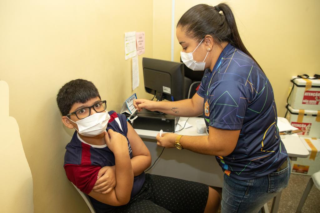 Imunização em crianças contra Covid-19 em Manaus - Foto: Elienai Emanuel / Semsa