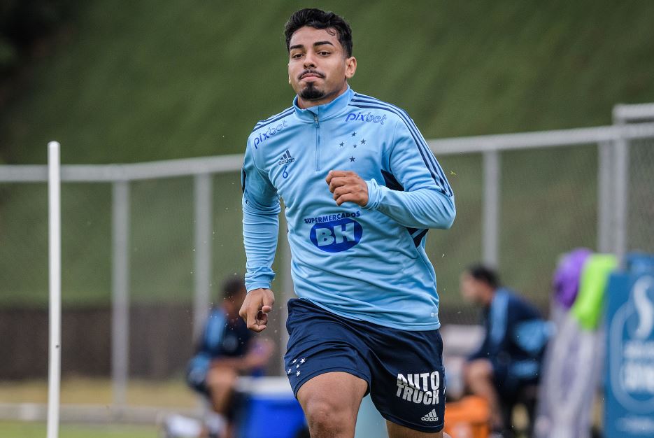 Matheus Pinto fica no Timão até 2025 - Foto: Gustavo Aleixo / Cruzeiro