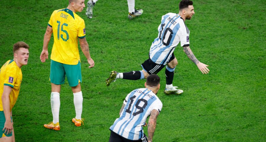 Messi se isolou como o jogador com mais partidas em Copas, com 26 jogos - Foto: Rodolfo Buhrer/FotoArena/Estadão Conteúdo.