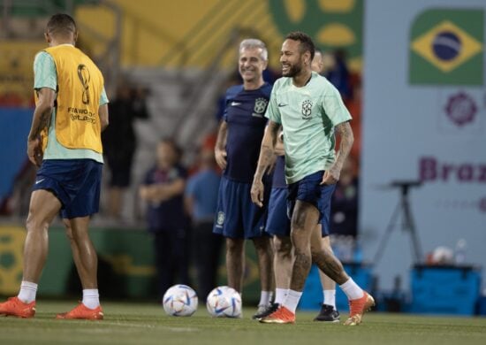 Neymar esbanjou disposição e sorriso nos últimos dois treinos da Seleção antes de enfrentar Coreia - Foto: Lucas Figueiredo/CF