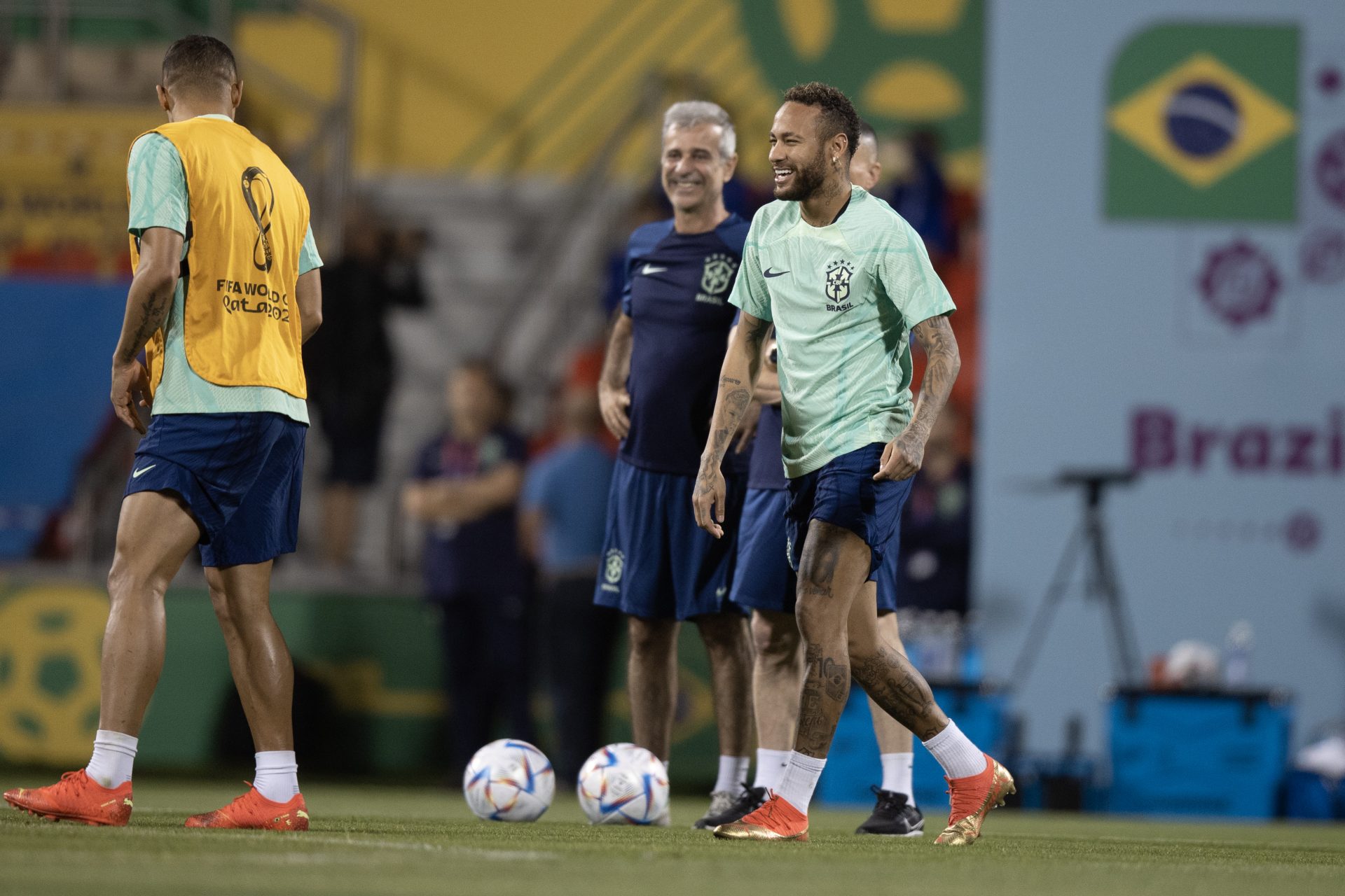 Neymar esbanjou disposição e sorriso nos últimos dois treinos da Seleção antes de enfrentar Coreia - Foto: Lucas Figueiredo/CF