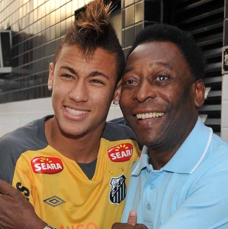 Neymar postou foto com Pelé e o homenageou, também - Foto: Reprodução/Instagram @neymarjr 