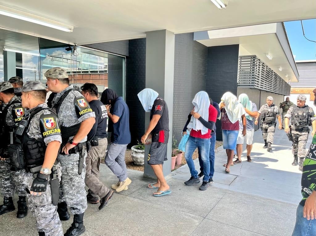 PMs suspeitos de chacina são transferidos de presídio em Manaus