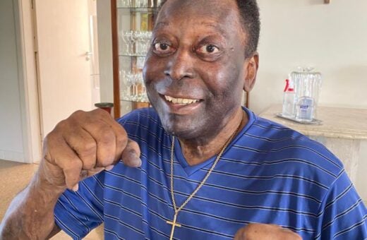 Pelé faz tratamento contra um tumor no cólon - Foto: Reprodução/Twitter@Pele