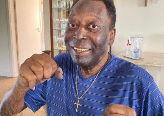 Pelé faz tratamento contra um tumor no cólon - Foto: Reprodução/Twitter@Pele