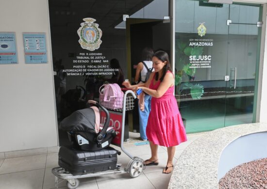 Posto do Juizado da Infância e Juventude Infracional realiza atendimento de famílias sobre a autorização de viagem