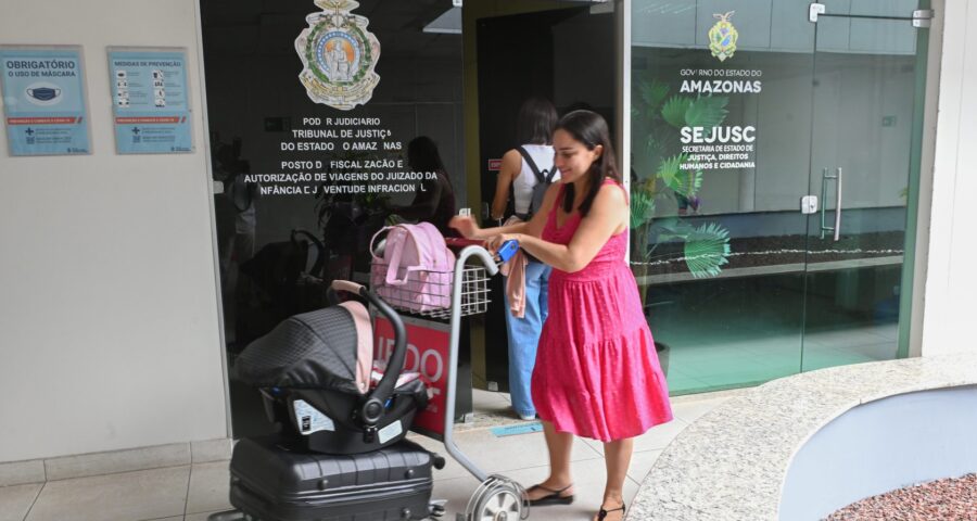 Posto do Juizado da Infância e Juventude Infracional realiza atendimento de famílias sobre a autorização de viagem