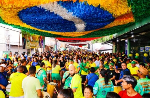 "Rua da Copa" no Morro da Liberdade reúne público para assistir o 3º jogo do Brasil na Copa do Mundo- Foto: João Viana / Semcom