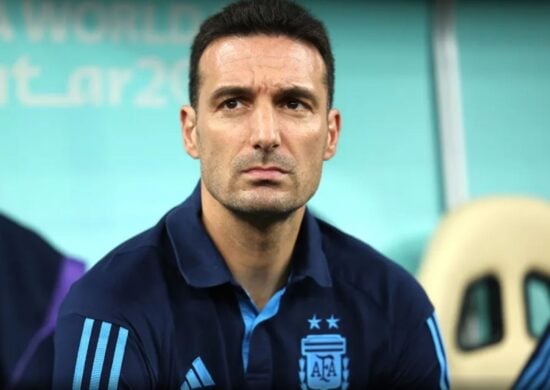 Scaloni rasgou elogios a Messi - Foto: Reprodução/AFA