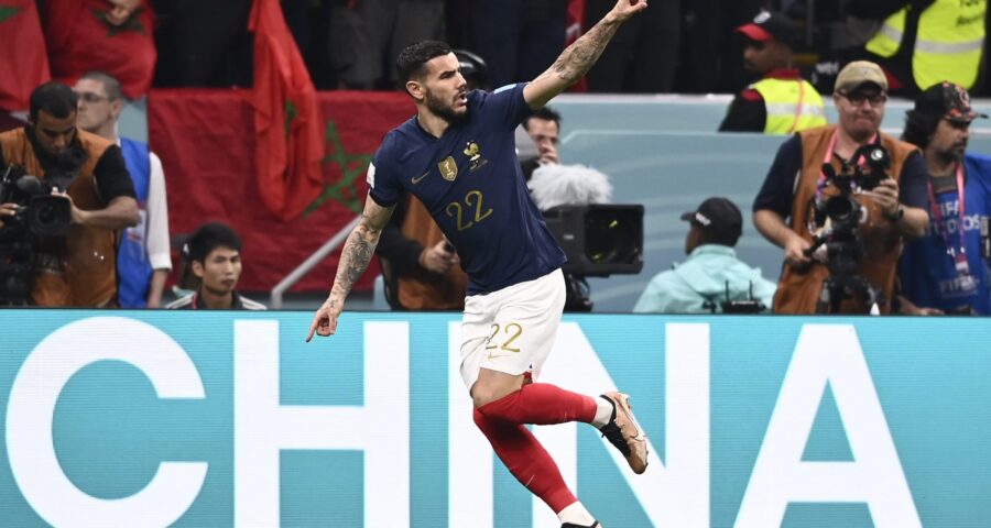 Theo Hernandez comemora gol contra Marrocos nesta quarta (14) - Foto: Fábio Ferrari/Dia Esportivo/Estadão Conteúdo.