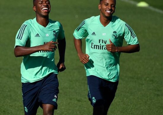 Vini e Rodrygo em ação nesta segunda - Foto: Reprodução/Twitter@realmadrid