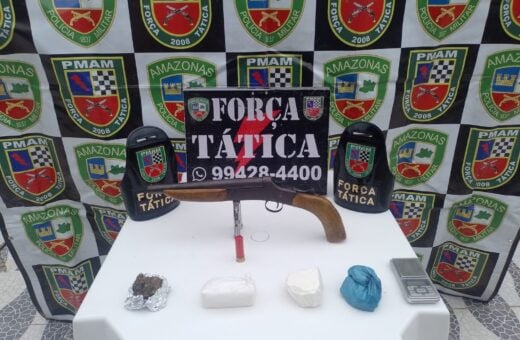 Adolescente guardava drogas e a espingarda em seu quarto, segundo polícia - Foto: Divulgação/PMAM