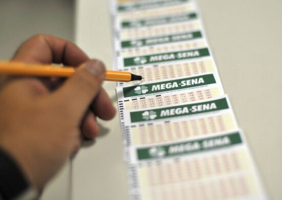 Apostas da Mega-Sena podem ser feitas até 1h antes do sorteio - Foto: Marcello Casal Jr/Agência Brasil