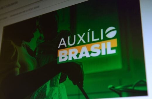 Milhares de famílias receberam o Auxílio Brasil indevidamente - Foto: Marcello Casal Jr/Agência Brasil