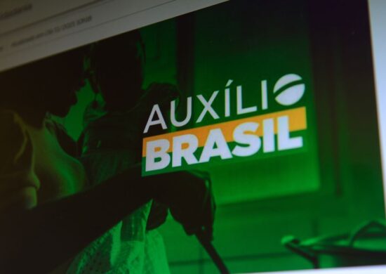 Milhares de famílias receberam o Auxílio Brasil indevidamente - Foto: Marcello Casal Jr/Agência Brasil