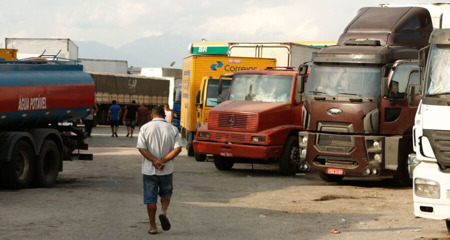 Caminhoneiros e Taxistas: auxílios são liberados