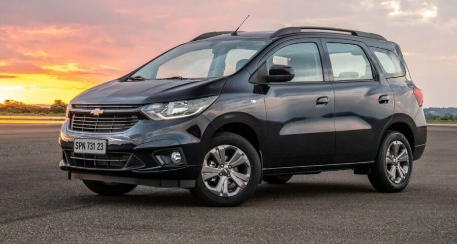 Chevrolet Spin 2023 é carro de sete lugares mais barato do Brasil