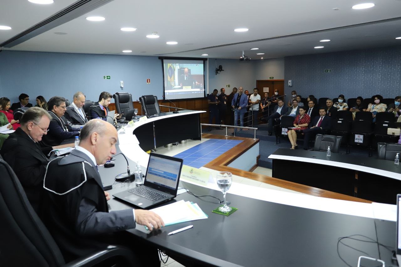 Contas de David Almeida serão julgadas em nova sessão na próxima terça-feira (20) - Foto: Divulgação/TCE-AM