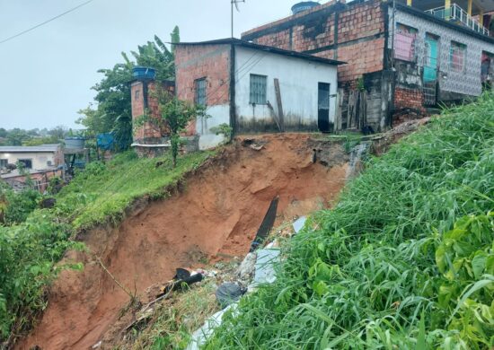 Chuva provocou deslizamento no Monte das Oliveiras, na Zona Norte da cidade - Foto: Reprodução/WhatsApp