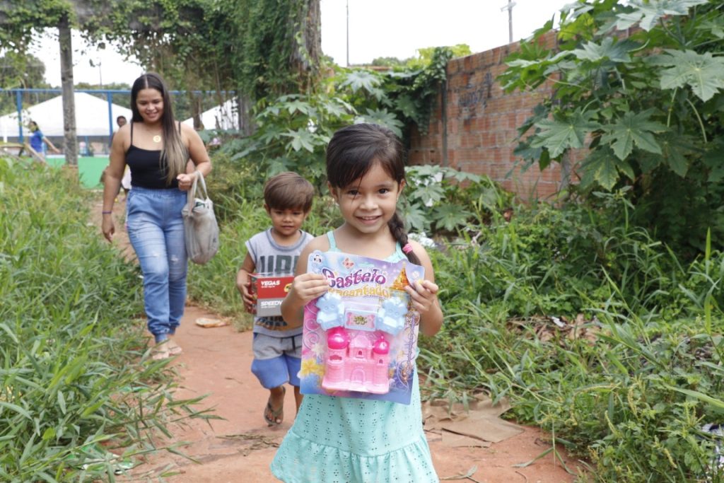 Doações de brinquedos para o Natal Itinerante podem ser feitas até segunda (5) - Foto: Diego Peres/Secom