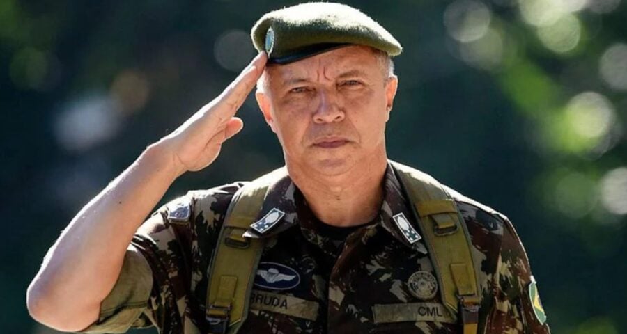 Bolsonaro nomeia novo comandante do Exército indicado por Múcio