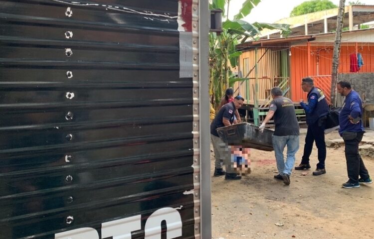 Homem é morto a tiros em frente de casa na Zona Centro-Sul de Manaus