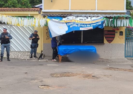 Homem é executado com tiro na cabeça em bar no Alvorada, em Manaus