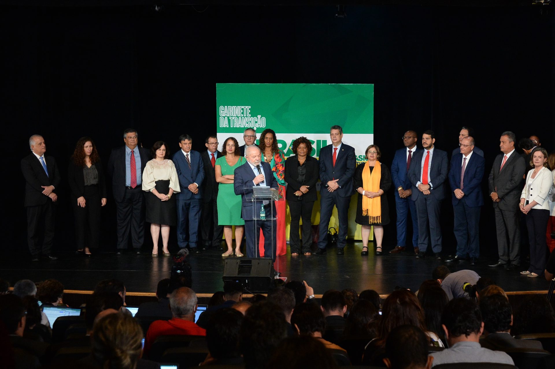 Lula anuncia nomes de 16 novos ministros - Foto: Ton Molina/Foto Arena/Estadão Conteúdo
