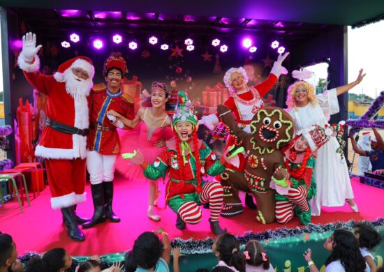 Natal itinerante conta com apresentação de teatro e brincadeiras - Foto: Breno Brandão/FPS