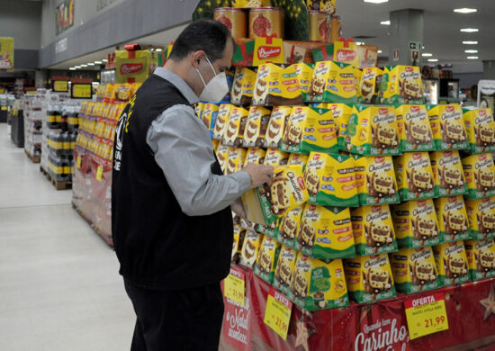 Operação Boas Festas teve início na segunda (5) e foca nos produtos natalinos - Foto: Divulgação/Ipem-AM