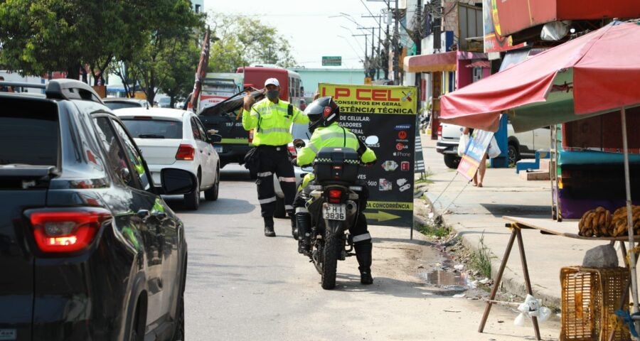 Operação de Natal no trânsito contará com cerca de 180 agentes atuando em todas as zonas da cidade - Foto: Sidney Mendonça/IMMU