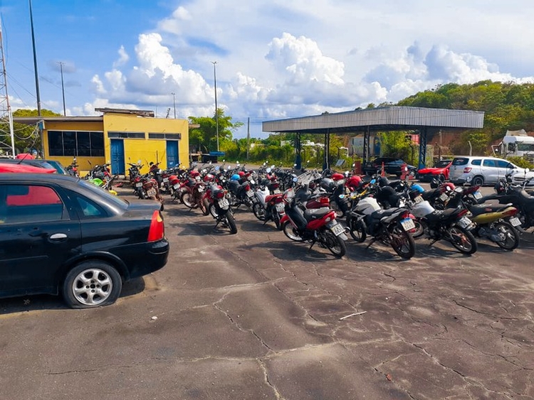 Leilão: são diversos os veículos disponibilizados, tais como motocicletas, motonetas e carros - Foto: Divulgação/PRF-AM