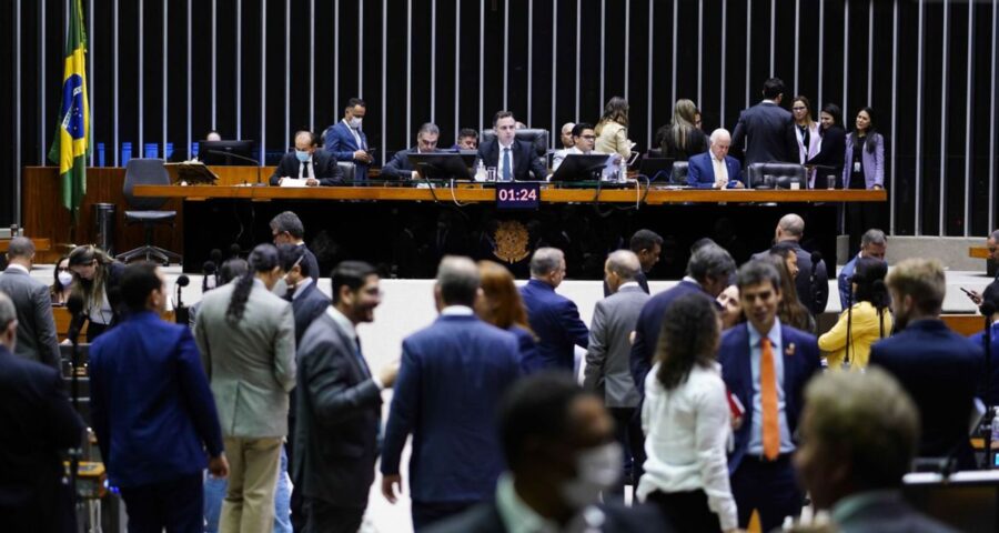 Projeto para viabilizar pagamento do piso salarial da enfermagem é aprovado - Foto: Pedro Valadares/Câmara dos Deputados