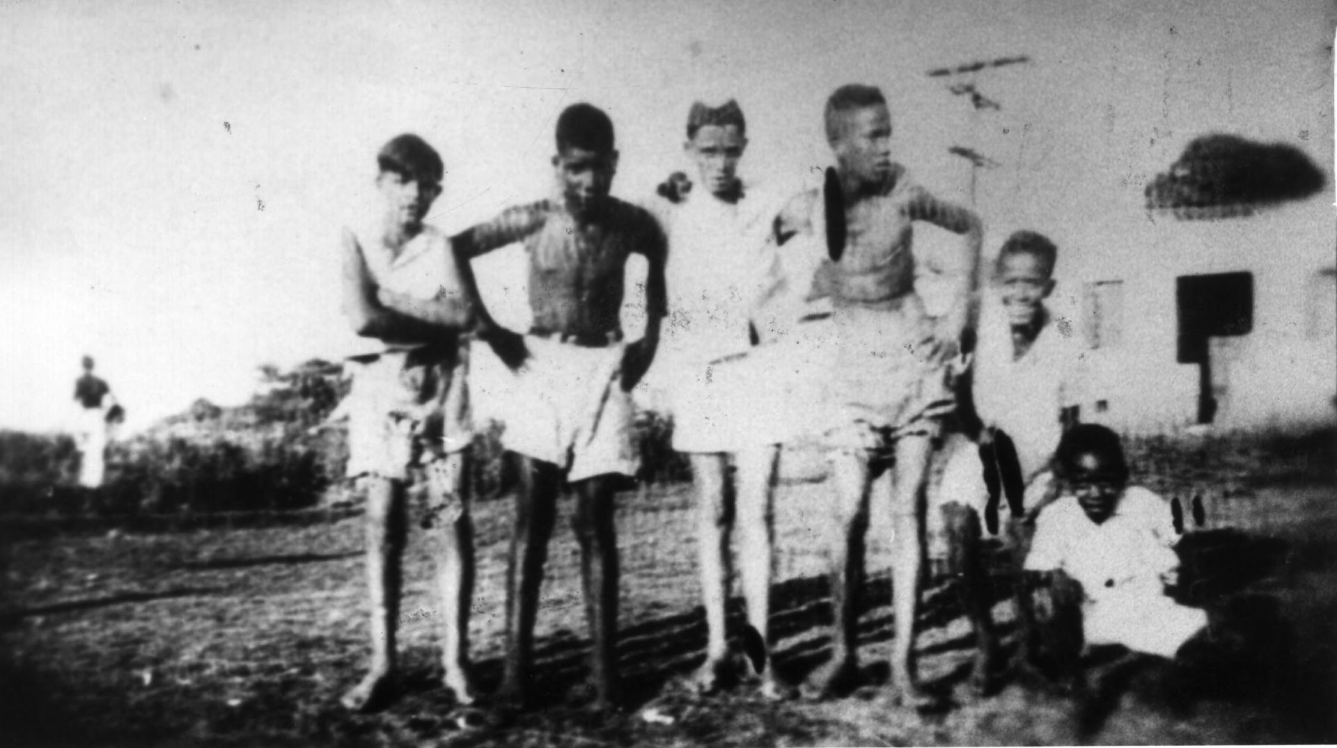 Imagem de 1945 mostra Pelé (agachado à direita)já fâ de futebol, aos 5 anos de idade, quando era conhecido como Dico - Foto: Arquivo/Estadão
